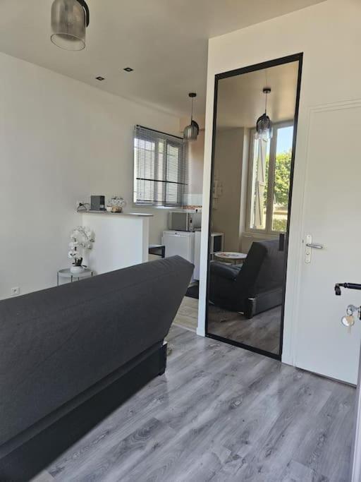 Beautiful F2 Apartment 5 Stops By Train From Paris Moret-sur-Loing Εξωτερικό φωτογραφία