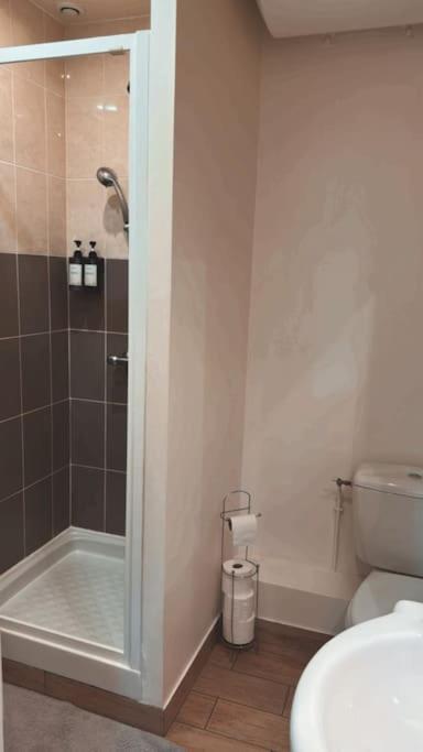 Beautiful F2 Apartment 5 Stops By Train From Paris Moret-sur-Loing Εξωτερικό φωτογραφία
