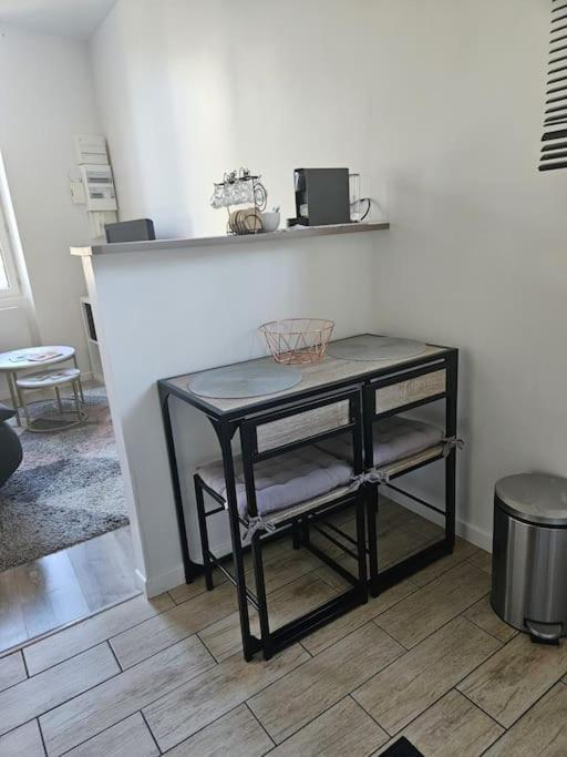 Beautiful F2 Apartment 5 Stops By Train From Paris Moret-sur-Loing Εξωτερικό φωτογραφία