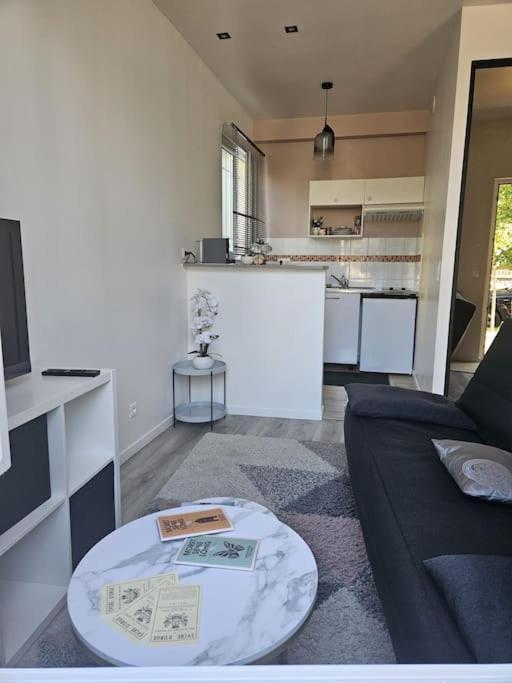Beautiful F2 Apartment 5 Stops By Train From Paris Moret-sur-Loing Εξωτερικό φωτογραφία