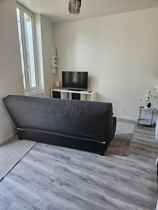 Beautiful F2 Apartment 5 Stops By Train From Paris Moret-sur-Loing Εξωτερικό φωτογραφία